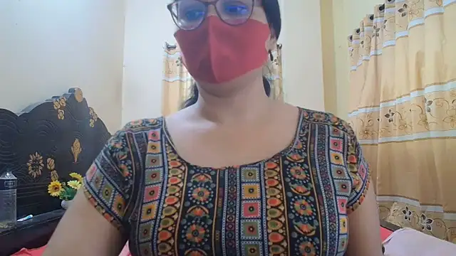 Snapshot of Elena_cruz5 chatting on 06/18/26, 09:14 Elena cruz5 online show from 06/18/26, 09:14