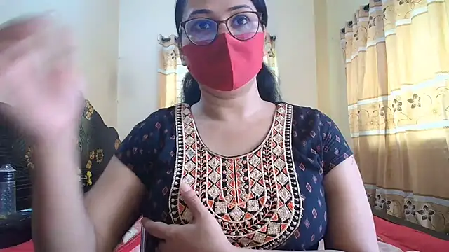 Snapshot of Elena_cruz5 chatting on 06/20/26, 04:39 Elena cruz5 online show from 06/20/26, 04:39