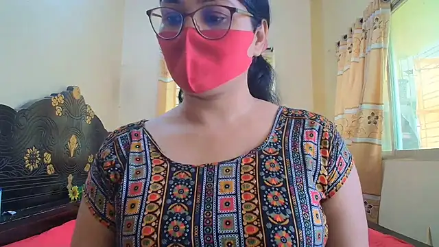 Snapshot of Elena_cruz5 chatting on 06/11/26, 06:43 Elena cruz5 online show from 06/11/26, 06:43