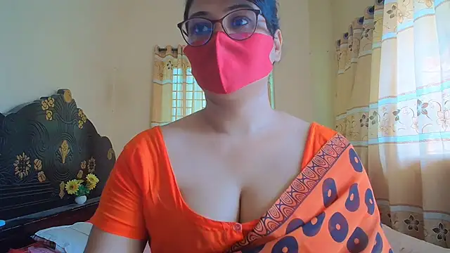 Snapshot of Elena_cruz5 chatting on 07/15/26, 05:03 Elena cruz5 online show from 07/15/26, 05:03