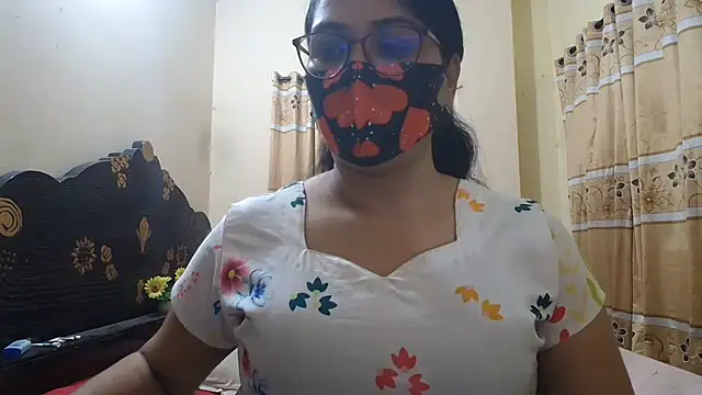 Snapshot of Elena_cruz5 chatting on 07/11/26, 05:24 Elena cruz5 online show from 07/11/26, 05:24