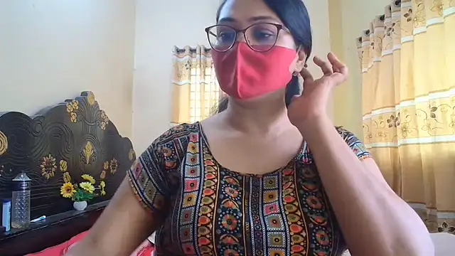 Snapshot of Elena_cruz5 chatting on 06/19/26, 04:40 Elena cruz5 online show from 06/19/26, 04:40