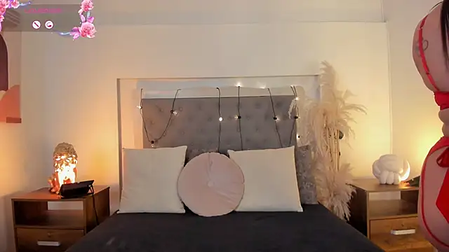 lea walkerr online show from 02/02/26, 07:35