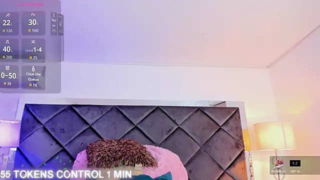 LuciaCollins  online show from 11/14/25, 12:53