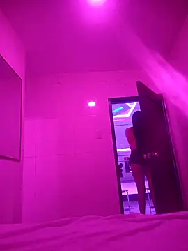 SaraBust online show from 11/21/25, 09:03