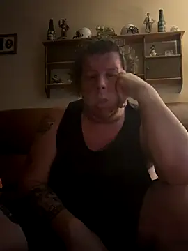 Stephanie1984 online show from 10/19/25, 12:57