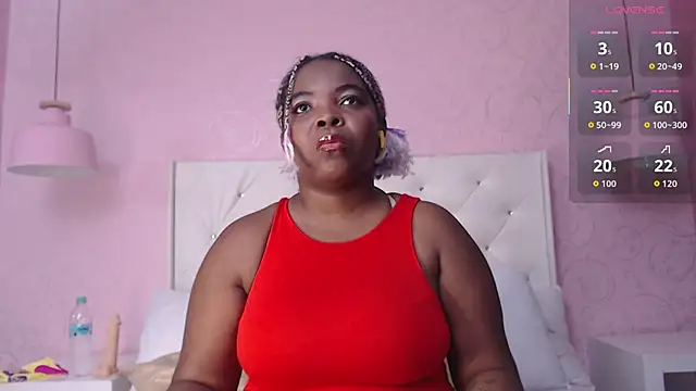 Snapshot of EvaaTayson chatting on 09/29/25, 07:41 EvaaTayson online show from 09/29/25, 07:41