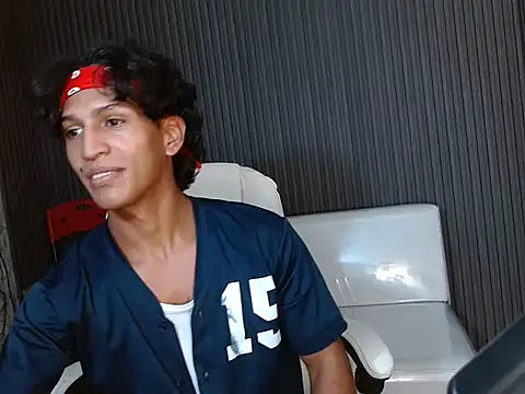 bull cam online show from 10/15/25, 06:49