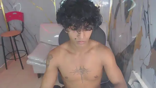 bull cam online show from 10/26/25, 04:18