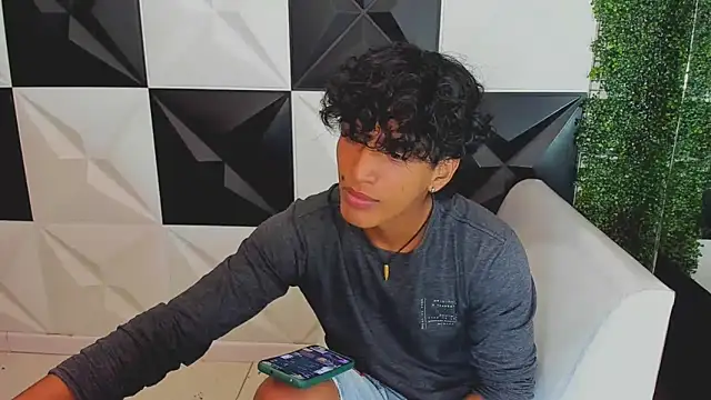 bull cam online show from 10/04/25, 06:42