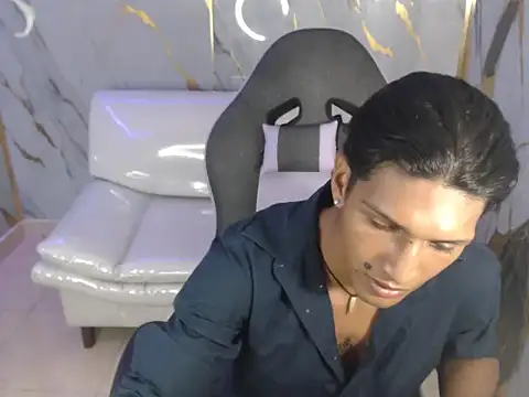 bull cam online show from 10/01/25, 05:17