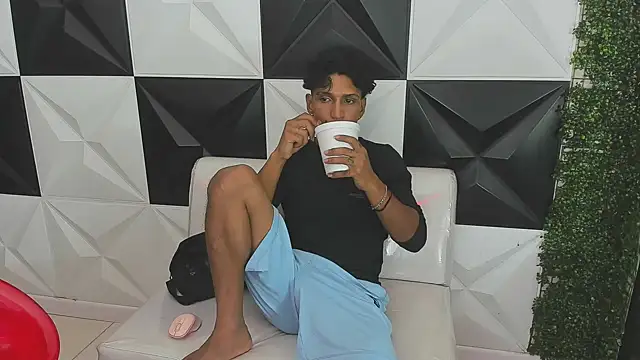 bull cam online show from 10/10/25, 07:58