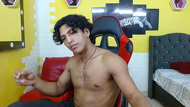 bull cam online show from 12/01/25, 03:18