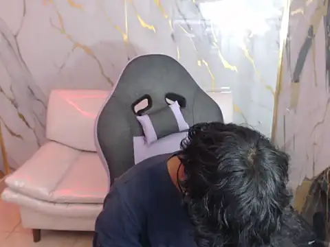 bull cam online show from 10/05/25, 07:59