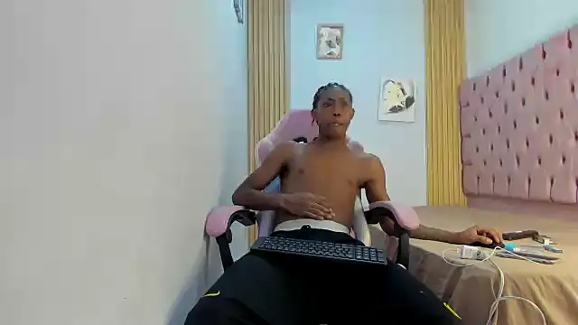 Jax Maliq online show from 11/04/25, 02:59