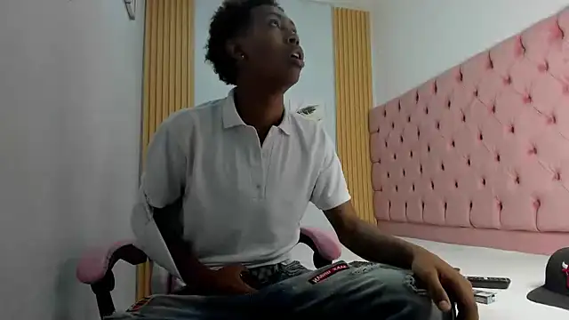 Jax Maliq online show from 10/30/25, 02:10