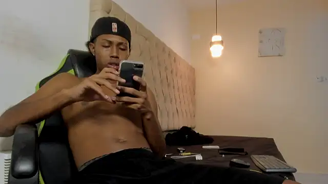 Jax Maliq online show from 10/28/25, 11:03