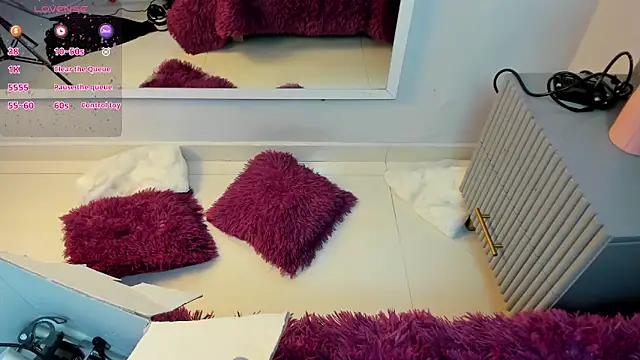 Snapshot of Mia_Valentine_ chatting on 02/13/26, 08:20 Mia Valentine online show from 02/13/26, 08:20