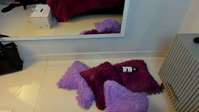 Snapshot of Mia_Valentine_ chatting on 03/02/26, 08:05 Mia Valentine online show from 03/02/26, 08:05