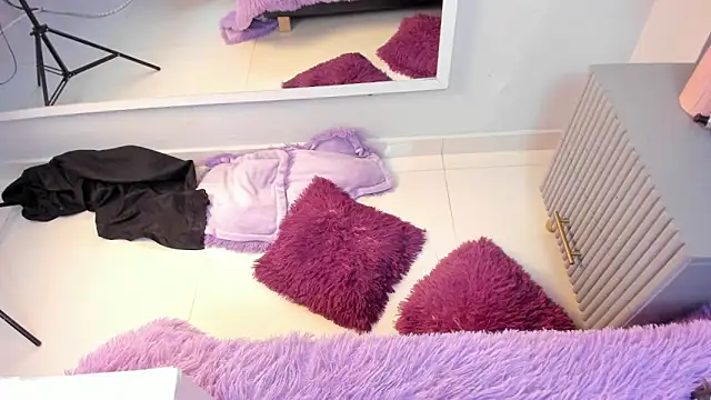 Snapshot of Mia_Valentine_ chatting on 02/12/26, 08:08 Mia Valentine online show from 02/12/26, 08:08