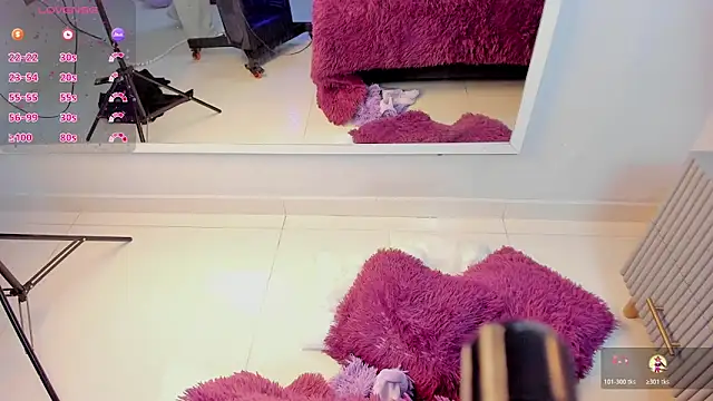 Snapshot of Mia_Valentine_ chatting on 02/23/26, 09:15 Mia Valentine online show from 02/23/26, 09:15