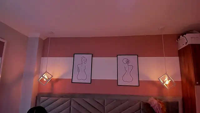 Mia Valentine  online show from 11/27/25, 08:20