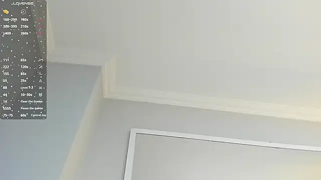 Mia Valentine  online show from 12/17/25, 08:25