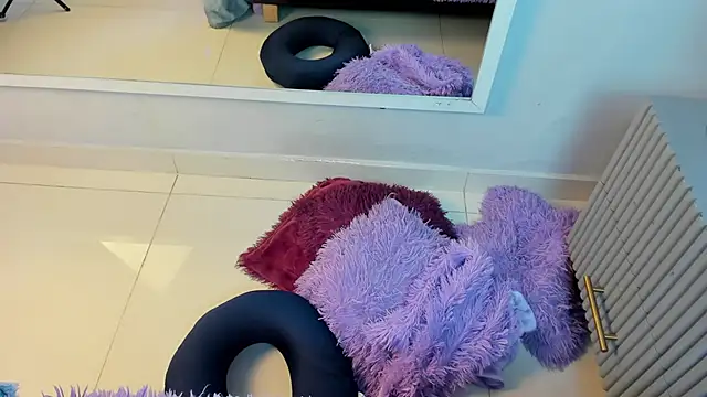 Mia Valentine  online show from 04/14/26, 08:03