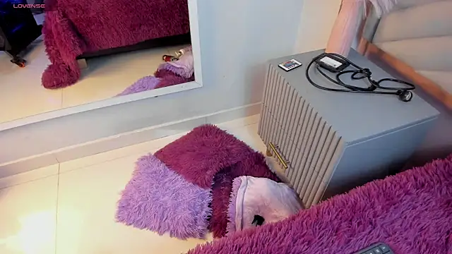 Snapshot of Mia_Valentine_ chatting on 02/28/26, 07:13 Mia Valentine online show from 02/28/26, 07:13