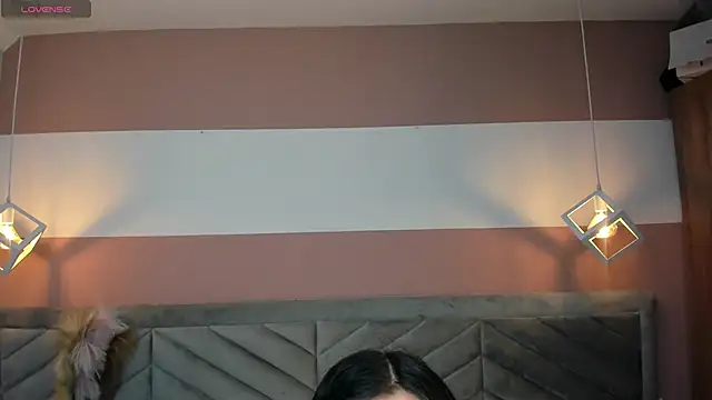Snapshot of Mia_Valentine_ chatting on 10/16/25, 08:39 Mia Valentine online show from 10/16/25, 08:39