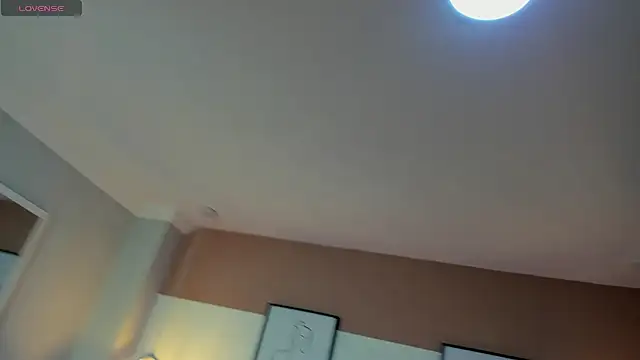 Snapshot of Mia_Valentine_ chatting on 02/04/26, 08:15 Mia Valentine online show from 02/04/26, 08:15