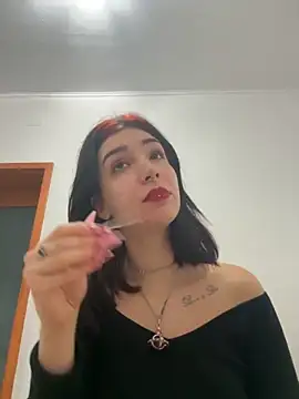 VampyScarlet online show from 10/18/25, 04:25