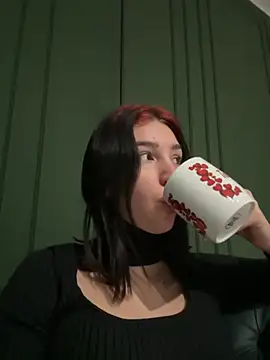 VampyScarlet online show from 10/16/25, 04:10