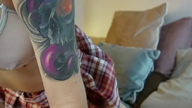 Snapshot of Takopi_ chatting on 12/02/25, 02:23 Takopi online show from 12/02/25, 02:23