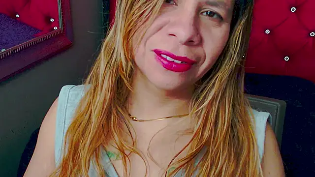 SofiaXDelRio online show from 10/14/25, 11:11