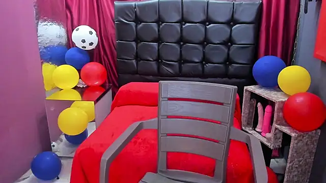 Snapshot of SofiaXDelRio chatting on 06/27/26, 12:22 SofiaXDelRio online show from 06/27/26, 12:22