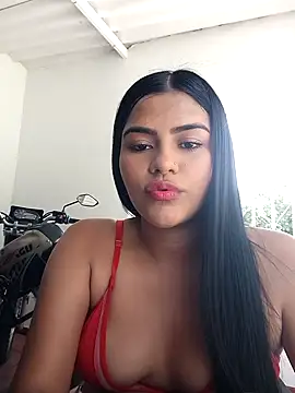 Snapshot of daringxxxhot chatting on 09/12/25, 07:13 daringxxxhot online show from 09/12/25, 07:13