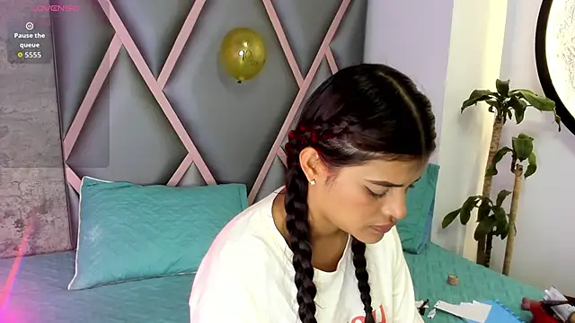 Miaa Rosse online show from 11/13/25, 12:42