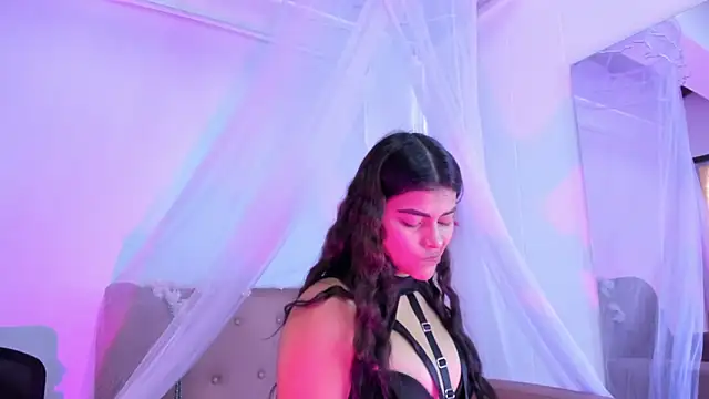 Miaa Rosse online show from 12/14/25, 12:44