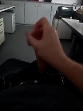 Snapshot of stunning_stallion chatting on 02/08/26, 07:39 stunning stallion online show from 02/08/26, 07:39