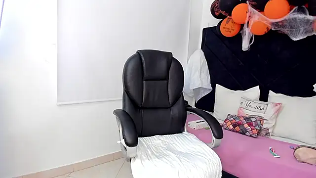 Snapshot of kate_lua chatting on 10/23/25, 12:04 kate lua online show from 10/23/25, 12:04