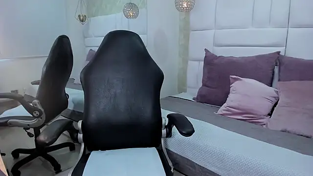 Snapshot of kate_lua chatting on 11/18/25, 12:30 kate lua online show from 11/18/25, 12:30