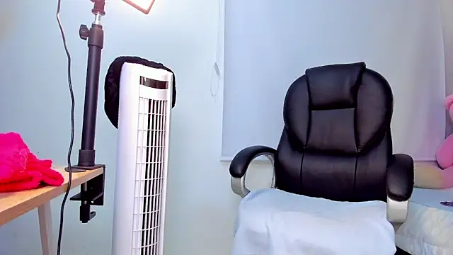 Snapshot of kate_lua chatting on 10/06/25, 11:55 kate lua online show from 10/06/25, 11:55