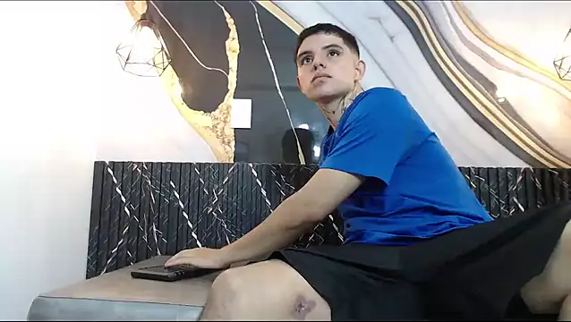 Snapshot of NoahAyala chatting on 11/07/25, 03:00 NoahAyala online show from 11/07/25, 03:00