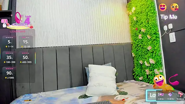 Skarlett hot  online show from 11/23/25, 08:19