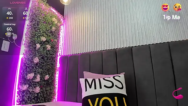 Skarlett hot  online show from 02/12/26, 10:20