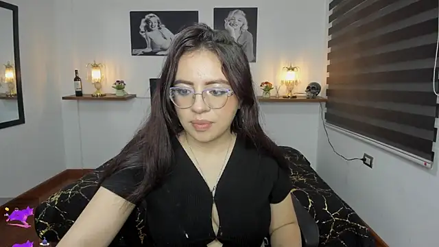 Snapshot of Barbara_Jonesss_4 chatting on 09/22/25, 07:09 Barbara Jonesss 4 online show from 09/22/25, 07:09