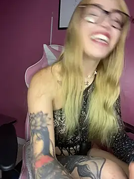 Snapshot of PrettyAshley_ chatting on 06/25/26, 11:54 PrettyAshley online show from 06/25/26, 11:54