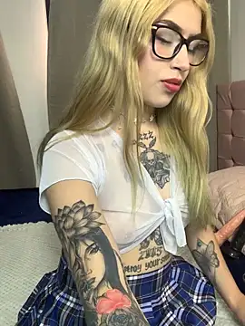Snapshot of PrettyAshley_ chatting on 06/21/26, 07:41 PrettyAshley online show from 06/21/26, 07:41