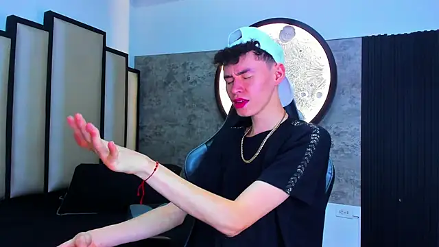 Snapshot of Deivid_oficial20 chatting on 10/28/25, 07:24 Deivid oficial20 online show from 10/28/25, 07:24